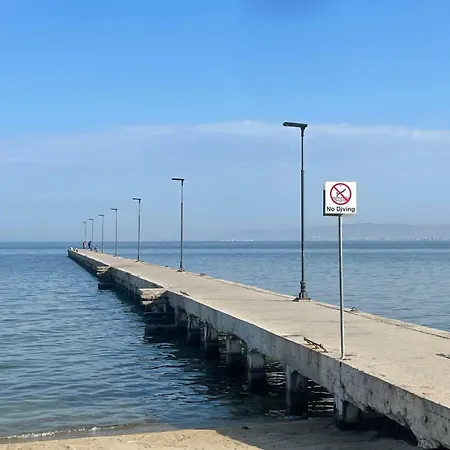 Alexander Blue Περαία